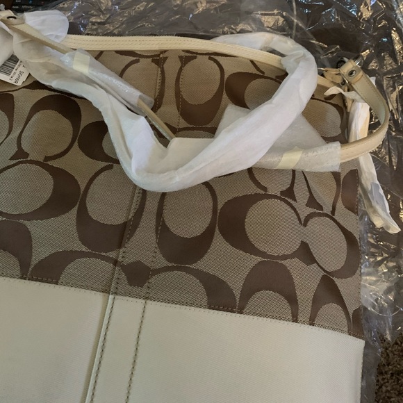 Coach Crossbody - Picture 6 of 6